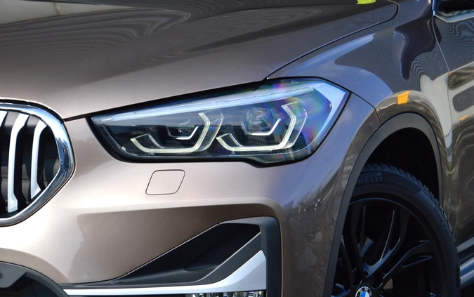 BMW X1 cena 119900 przebieg: 57000, rok produkcji 2019 z Zdzieszowice małe 497